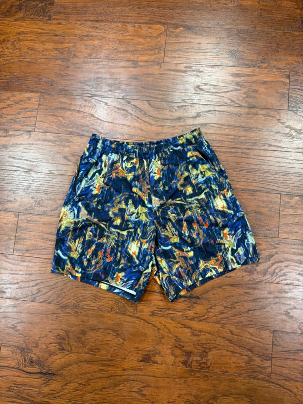 Lululemon 7” Linerless Pace Breaker shorts